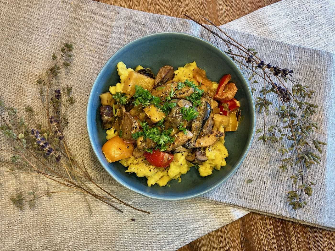HeartAndSoul-EasyVeganLiving-Knöpfle-Seiten-Paprika-Pfanne1
