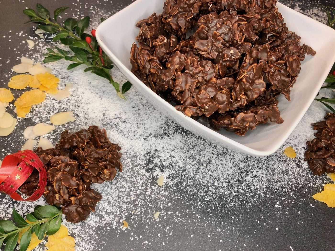 HeartAndSoul-EasyVeganLiving-MandelSpekulatiusSchokoCrossies2
