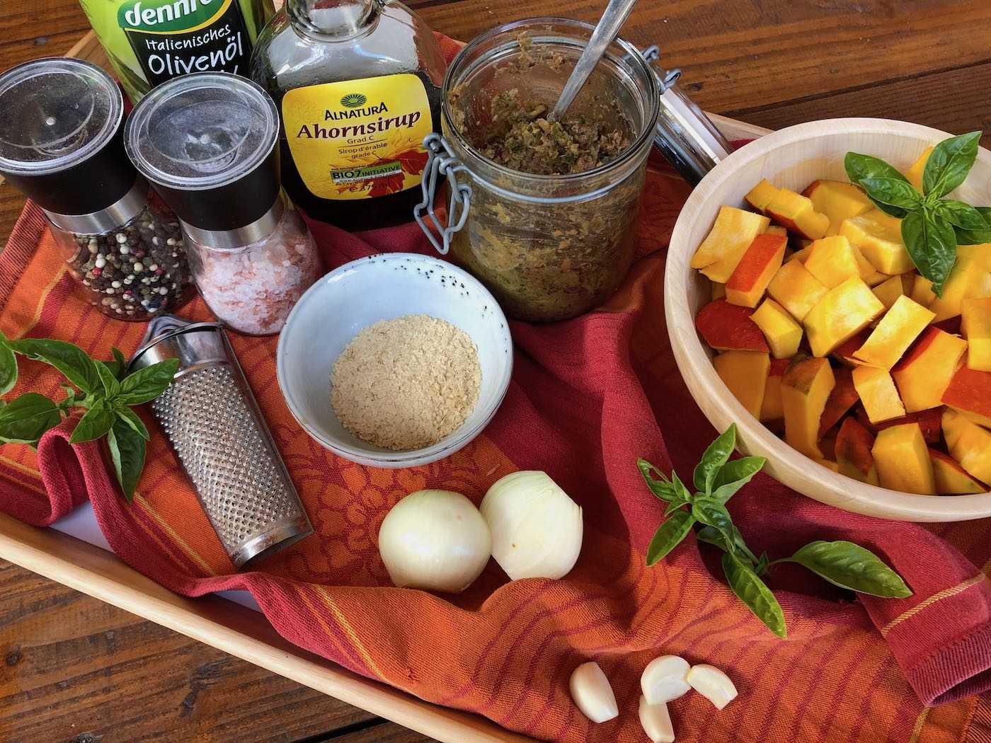 HeartAndSoul-EasyVeganLiving-PastaKürbissoße1