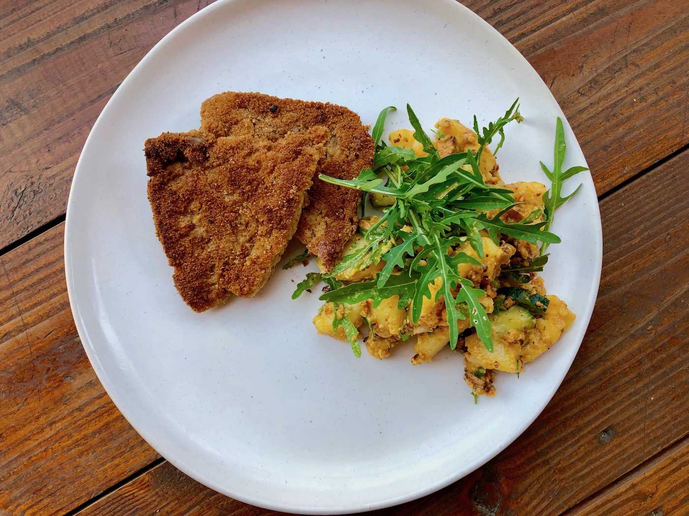 Sojaschnitzel mit Kartoffelsalat