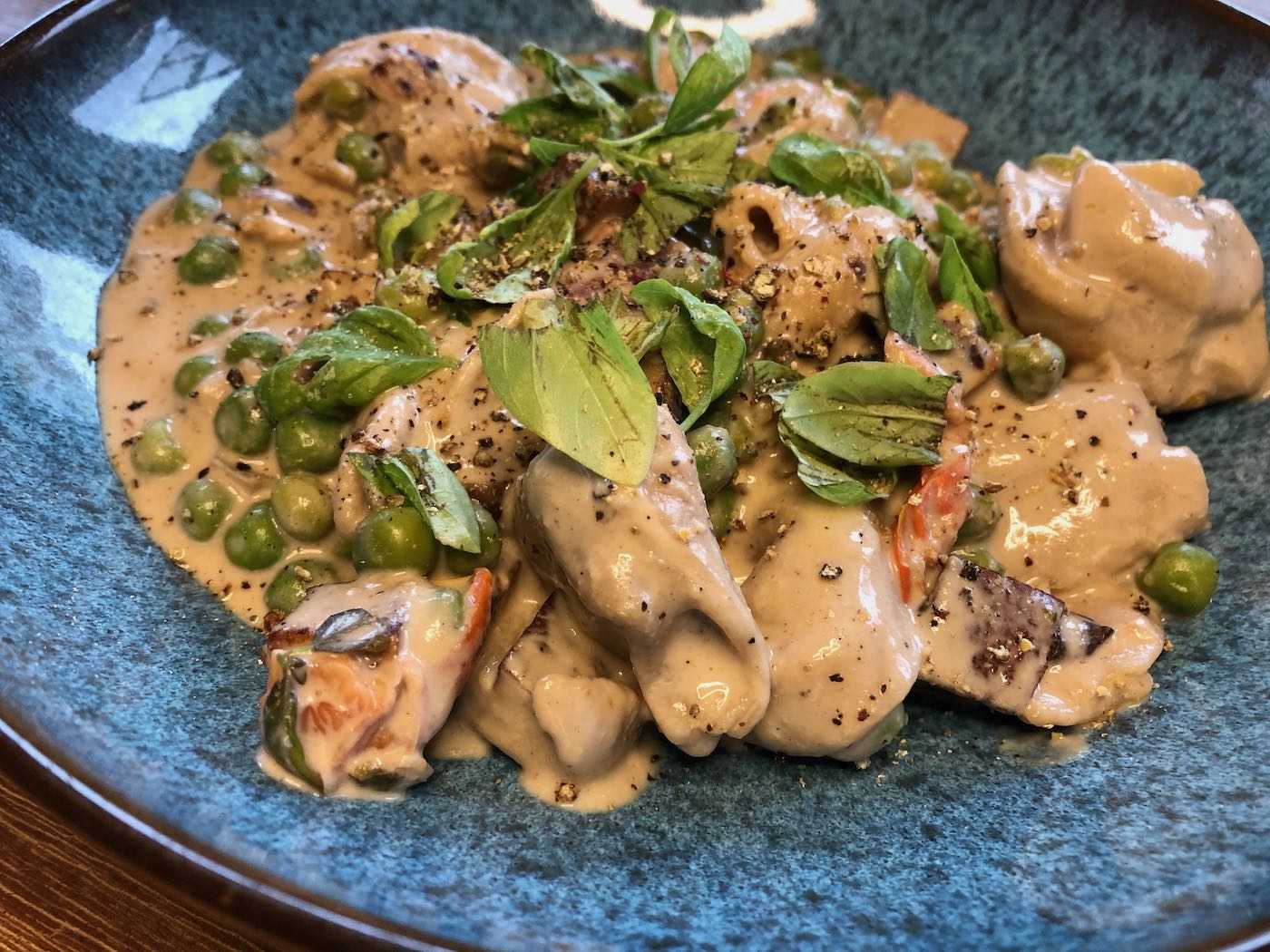 HeartAndSoul-EasyVeganLiving-TortelliniCremigeSauce2