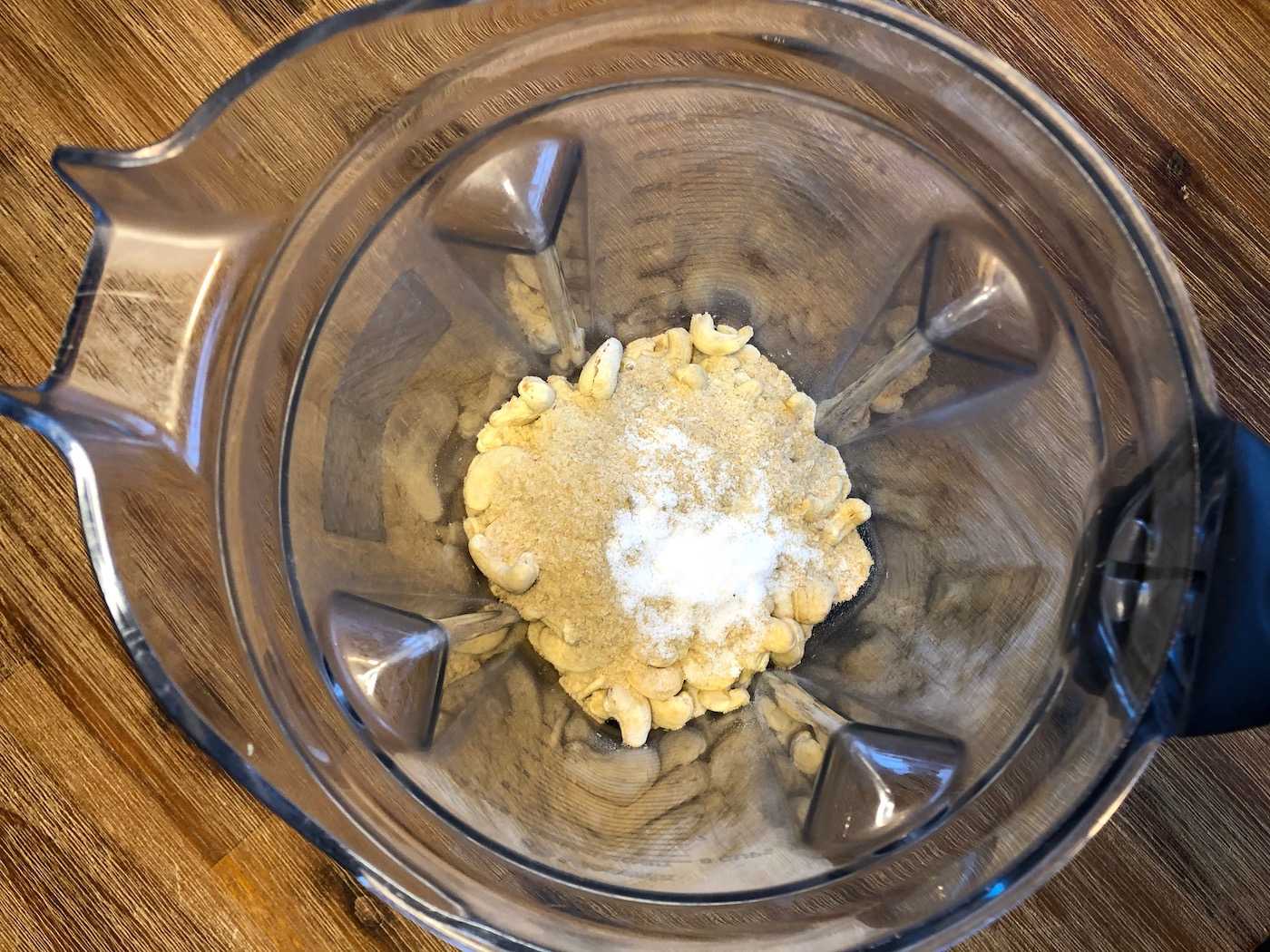 HeartAndSoul-EasyVeganLiving-VeganerParmesan1