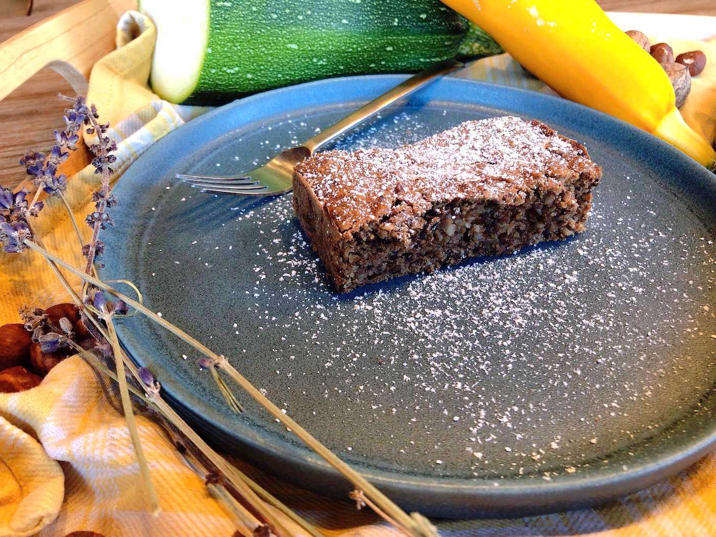HeartAndSoul-EasyVeganLiving-Zucchinikuchen2