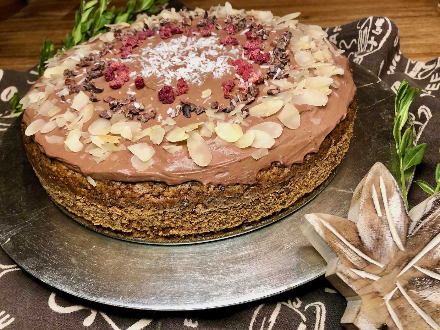 HeartAndSoul-EasyVeganLiving-ZucchinikuchenSchokohaube2