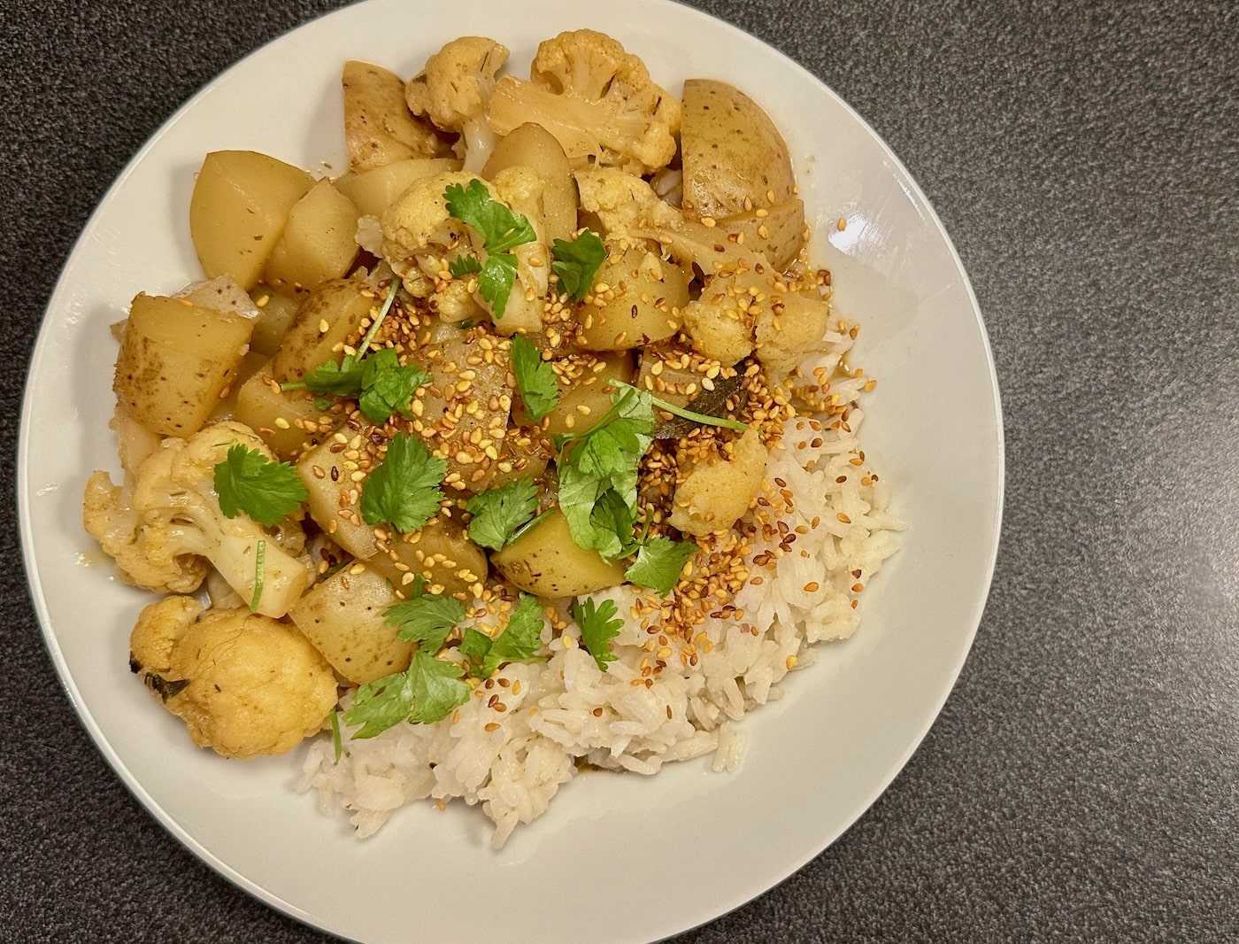 KatinkaEhret-EasyVeganLiving-BlumenkohlKartoffelCurry2