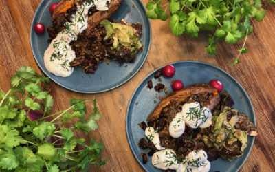 Ofensüßkartoffel mit Pilz-Hack-Füllung und Kräuterquark