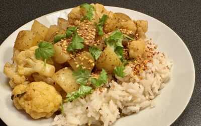 Gelbes Blumenkohl-Kartoffel Curry